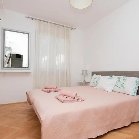 Amazing In With Kitchen Makarska