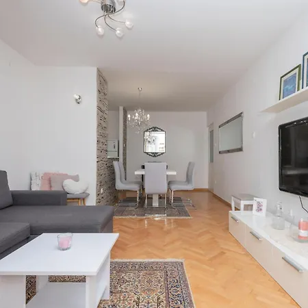Amazing In With Kitchen * Makarska