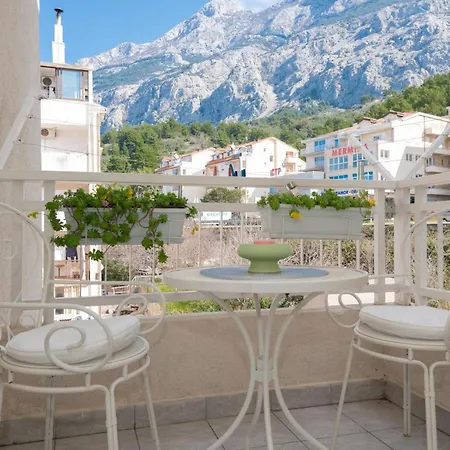 Amazing In With Kitchen * Makarska