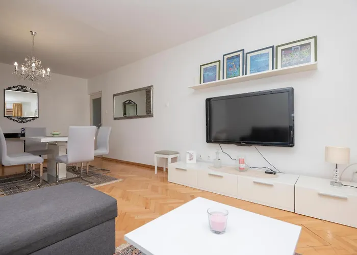 Amazing In Apartment Makarska